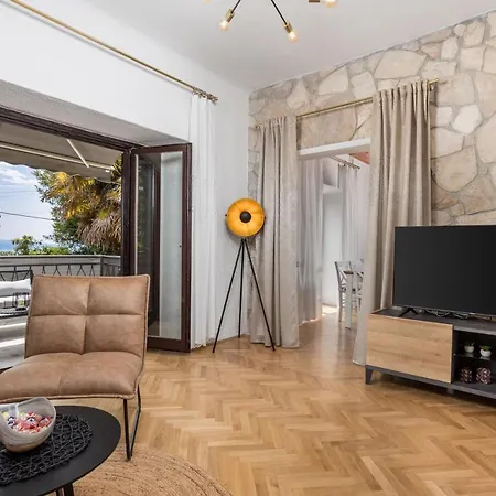 Apartment Carmen *