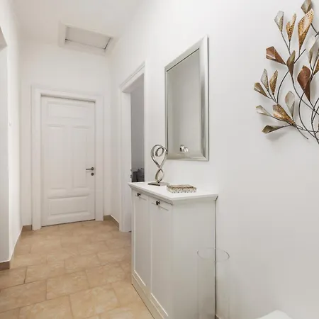 Apartment Carmen *