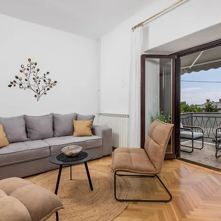 Carmen Apartment