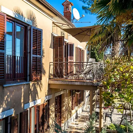 Carmen Apartment